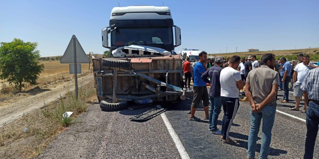 Konya'ya komşu ilde tır traktöre çarptı: 1 ölü, 1 yaralı