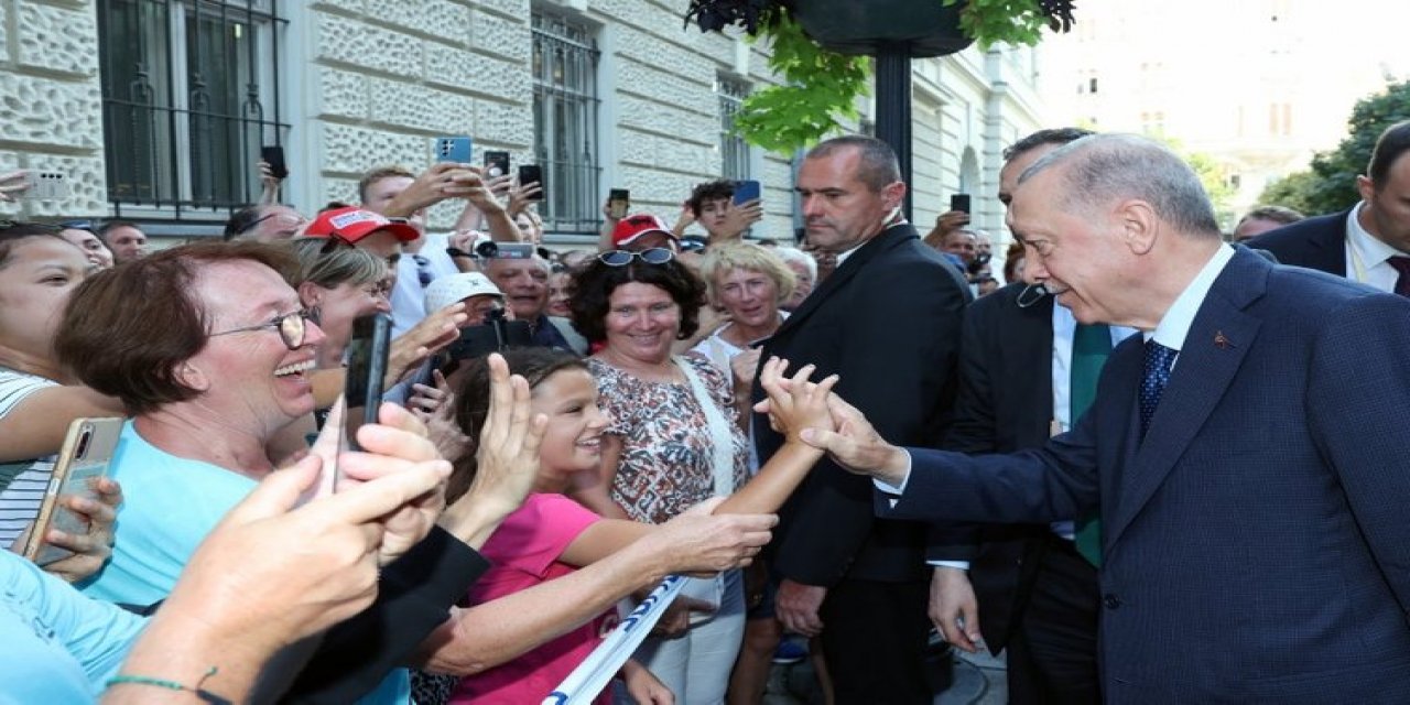 Macaristan'da büyük coşku! Başkan Erdoğan sevgi gösterileriyle karşılandı