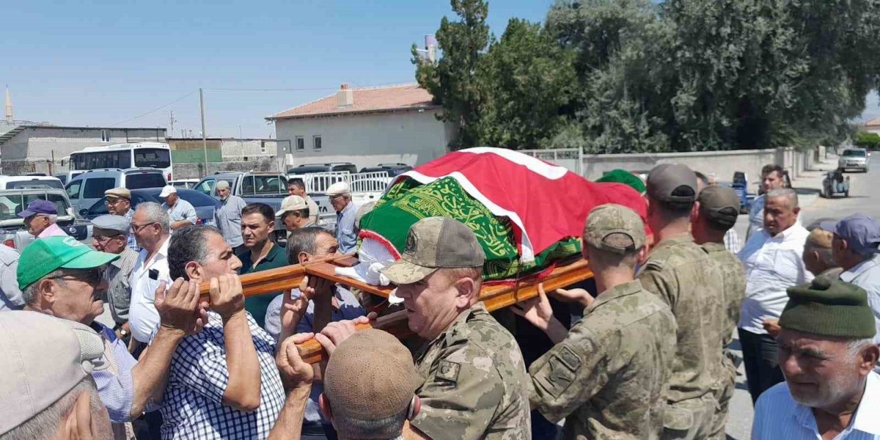 Vefat eden Kıbrıs gazisi Konya'da defnedildi