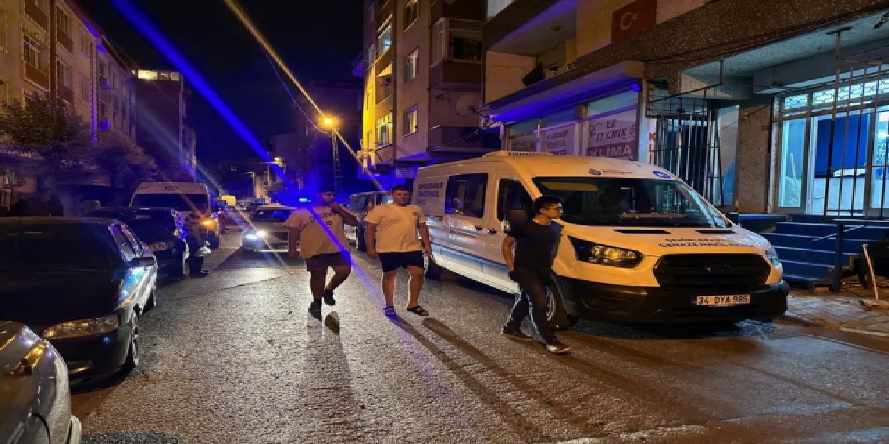 Cinnet getiren şahıs, önce eşini sonra kendini vurdu