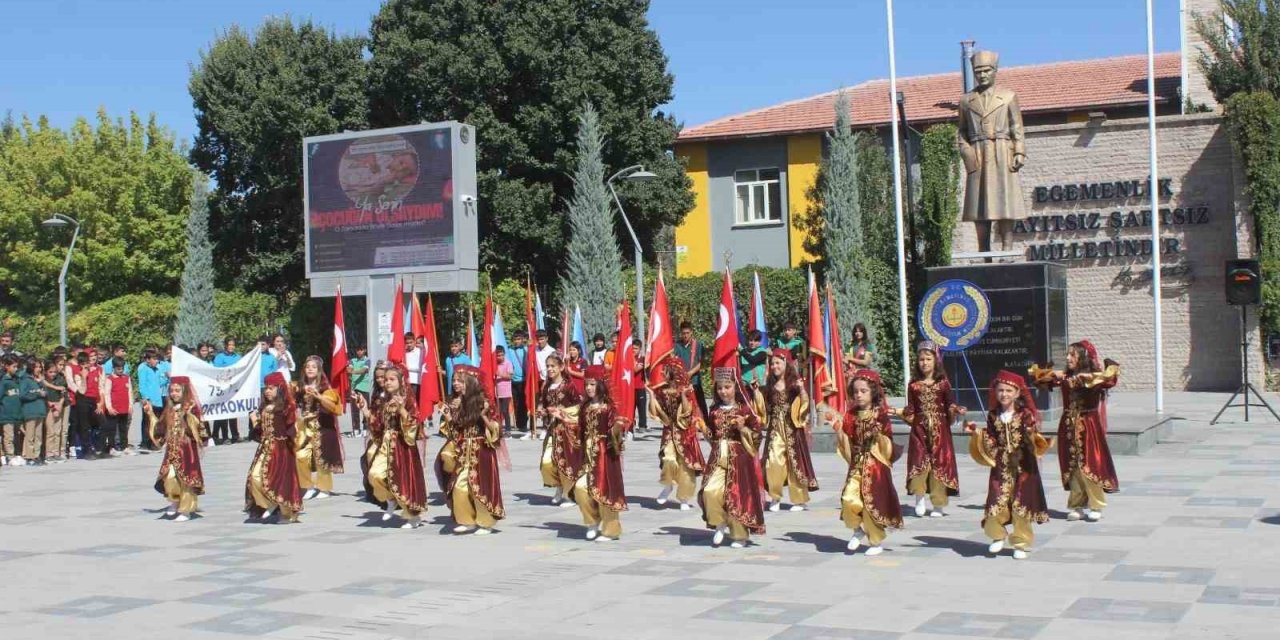 Konya Karapınar’da İlköğretim Haftası kutlandı