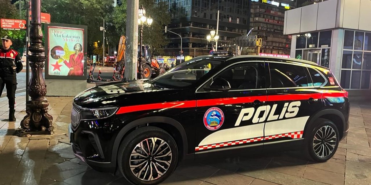 Togg markalı polis araçları Kızılay Meydanı’nda