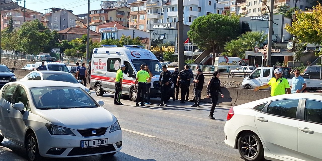Polis minibüsleri zincirleme kazaya karıştı: 5 polis yaralı