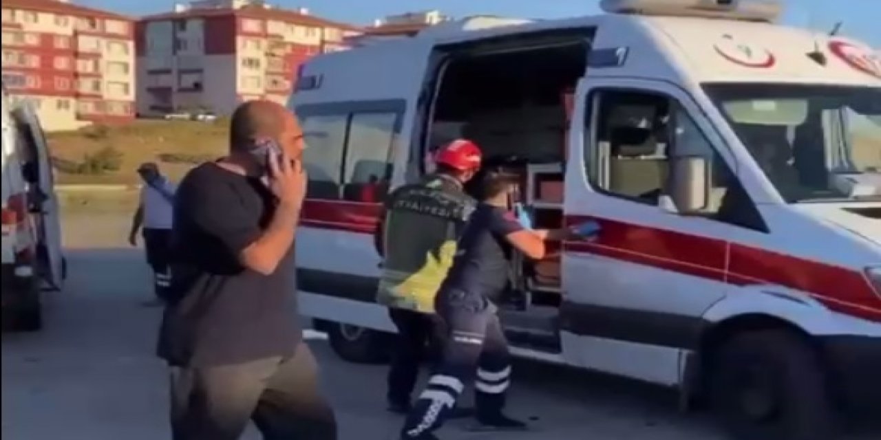 Ankara'da otomobil ile minibüs çarpıştı: 15 yaralı
