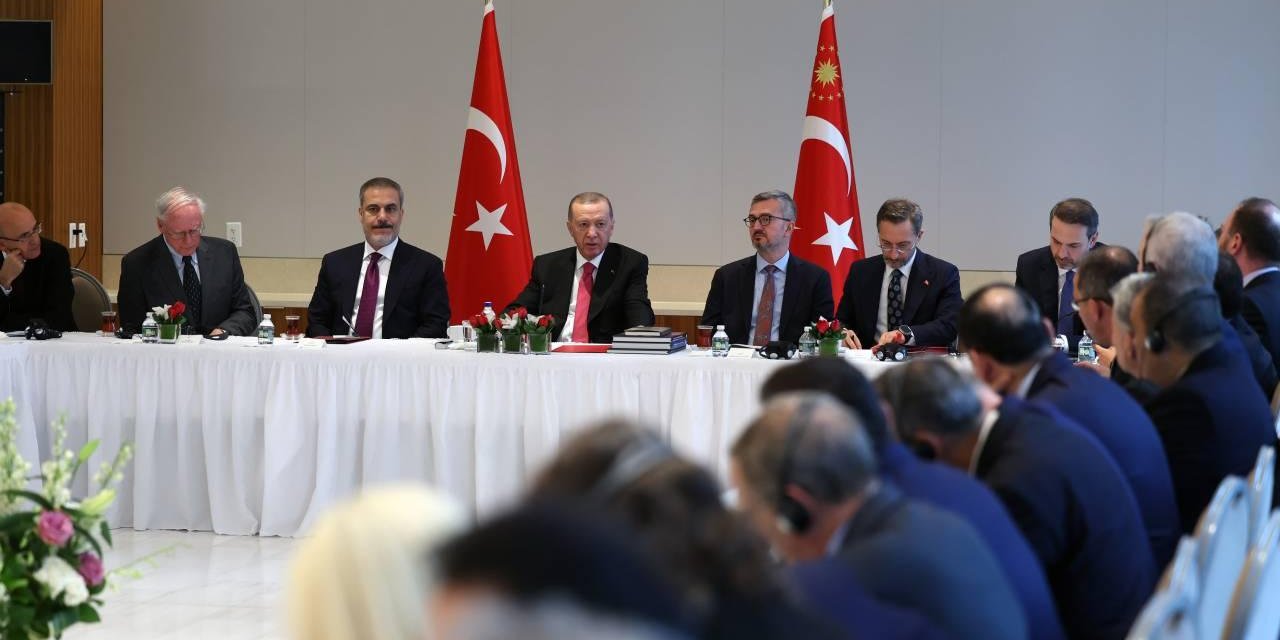 Cumhurbaşkanı Erdoğan düşünce kuruluşu temsilcileriyle bir araya geldi
