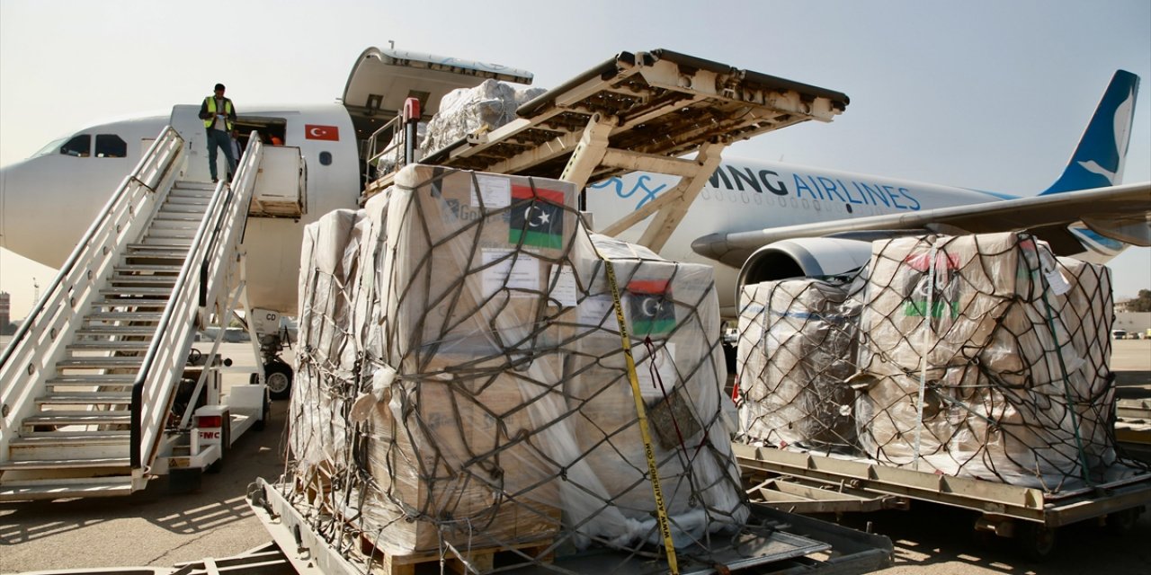 Libya'daki sel felaketine insani yardım amaçlı 24 ülkeden 59 uçak geldi