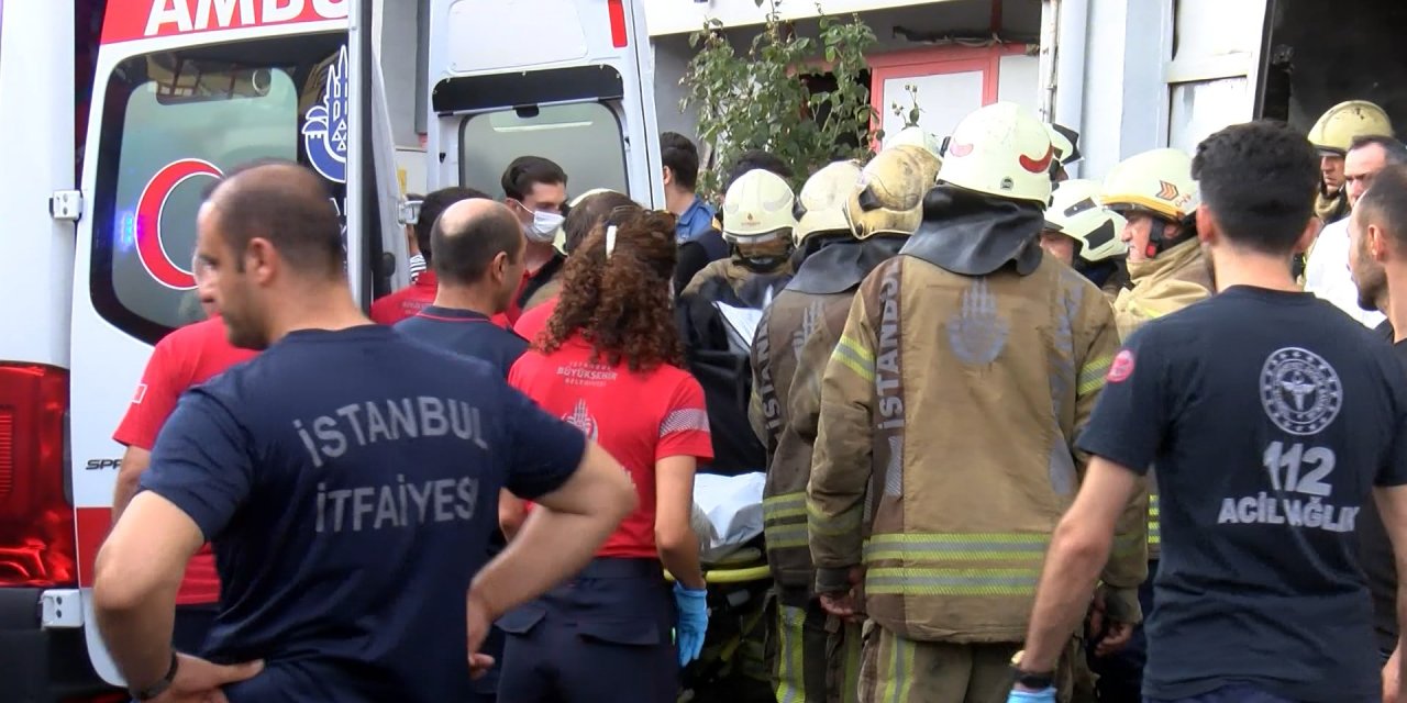 Bağcılar Matbaacılar Sitesi'ndeki yangın söndürüldü: 1 ölü