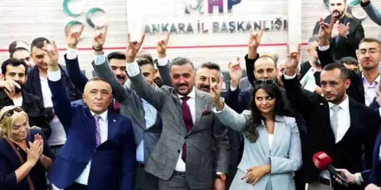Zafer Partisi'nden istifa etmişlerdi! Hep birlikte MHP'ye katıldılar!