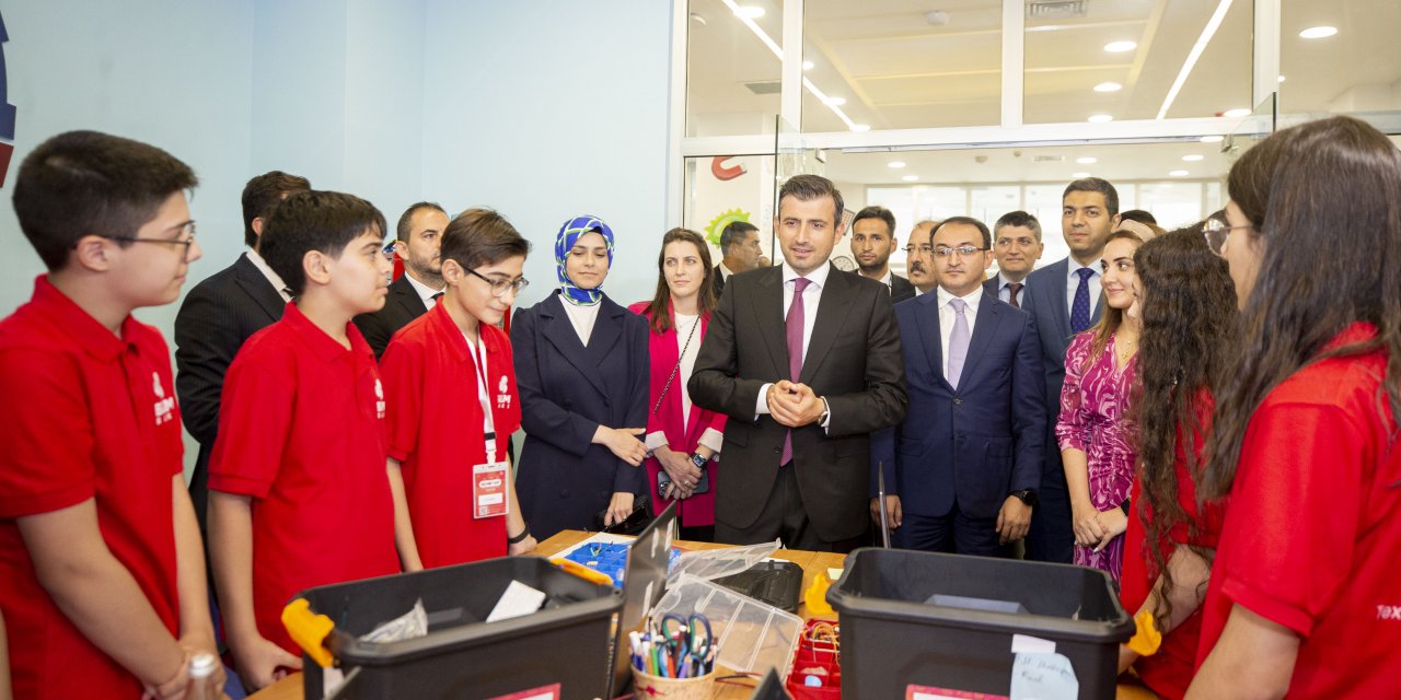 Selçuk Bayraktar'a Azerbaycan'dan madalya