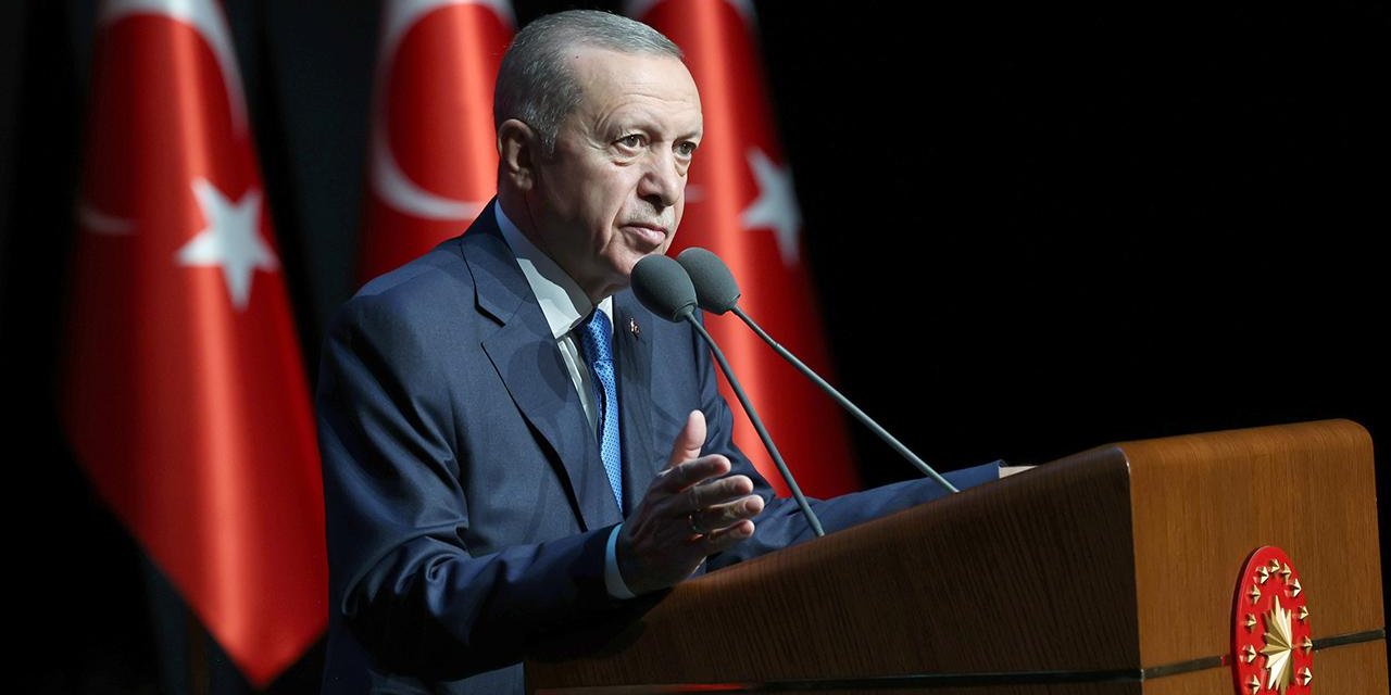Cumhurbaşkanı Erdoğan, Nuri Pakdil ve Özdemir Bayraktar'ı andı
