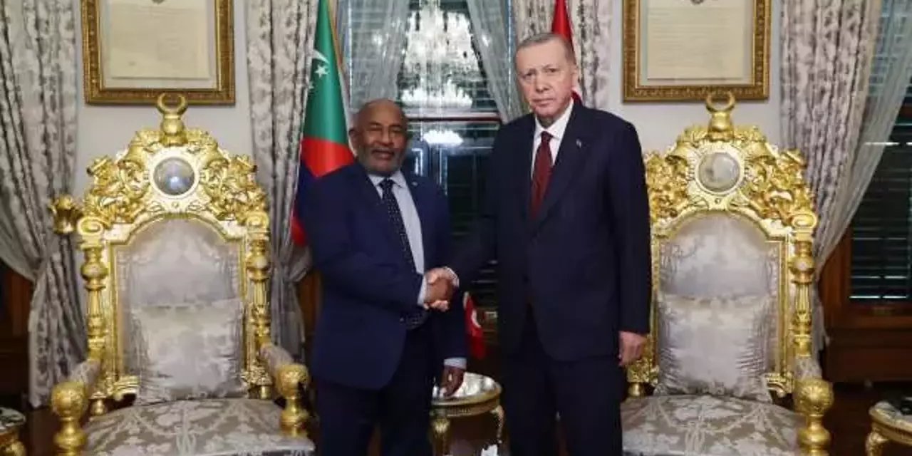 Erdoğan, Komorlar Birliği Cumhurbaşkanı Azali ile bir araya geldi