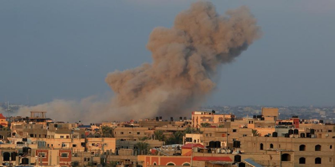 İsrail güneydeki bölgeleri de bombalıyor