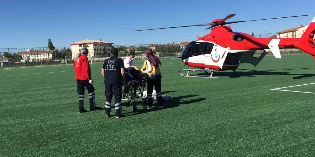 Konya'da kalp krizi geçiren yaşlı adam için helikopter ambulans havalandı