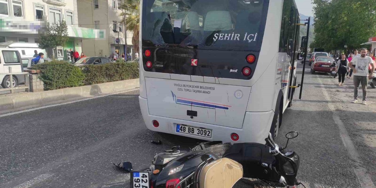 Konyalı genç Fethiye’de motosikletle minibüse çarpıp hayatını kaybetti