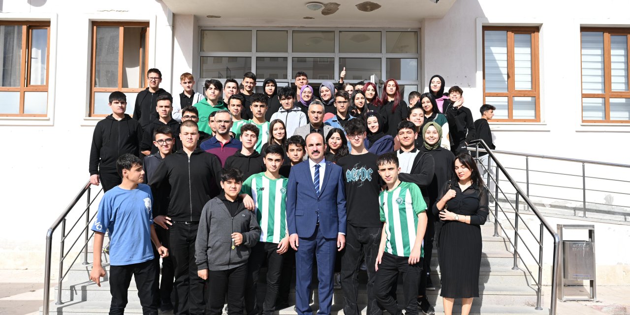 Başkan Altay: Gençlerimizin yanında olmayı sürdüreceğiz
