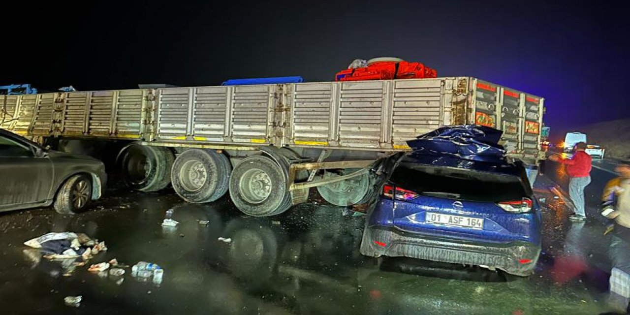 Otomobil TIR’ın altına girdi: 1 ölü, 3 yaralı