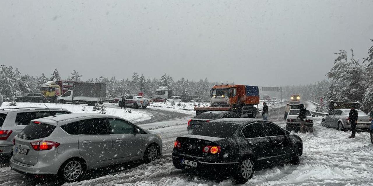 Zonguldak'ta sağanak ve kar hayatı olumsuz etkiliyor