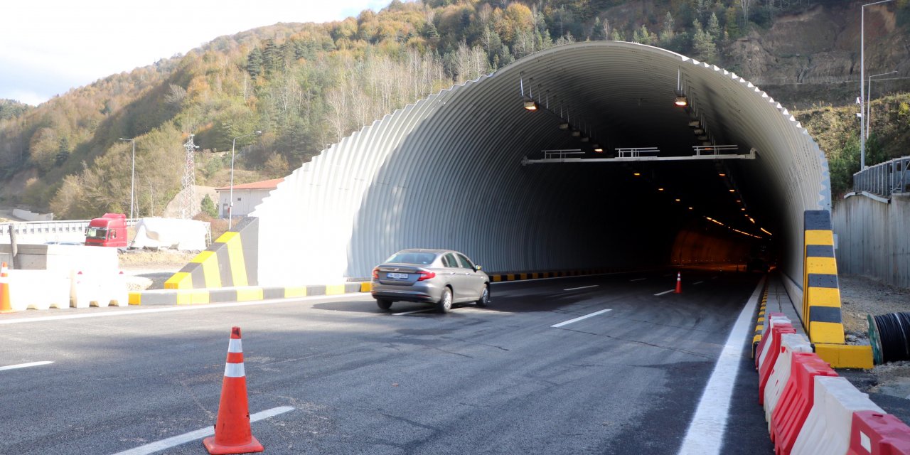 Bolu Dağı Tünelinin İstanbul yönü 14 saat ulaşıma kapanacak