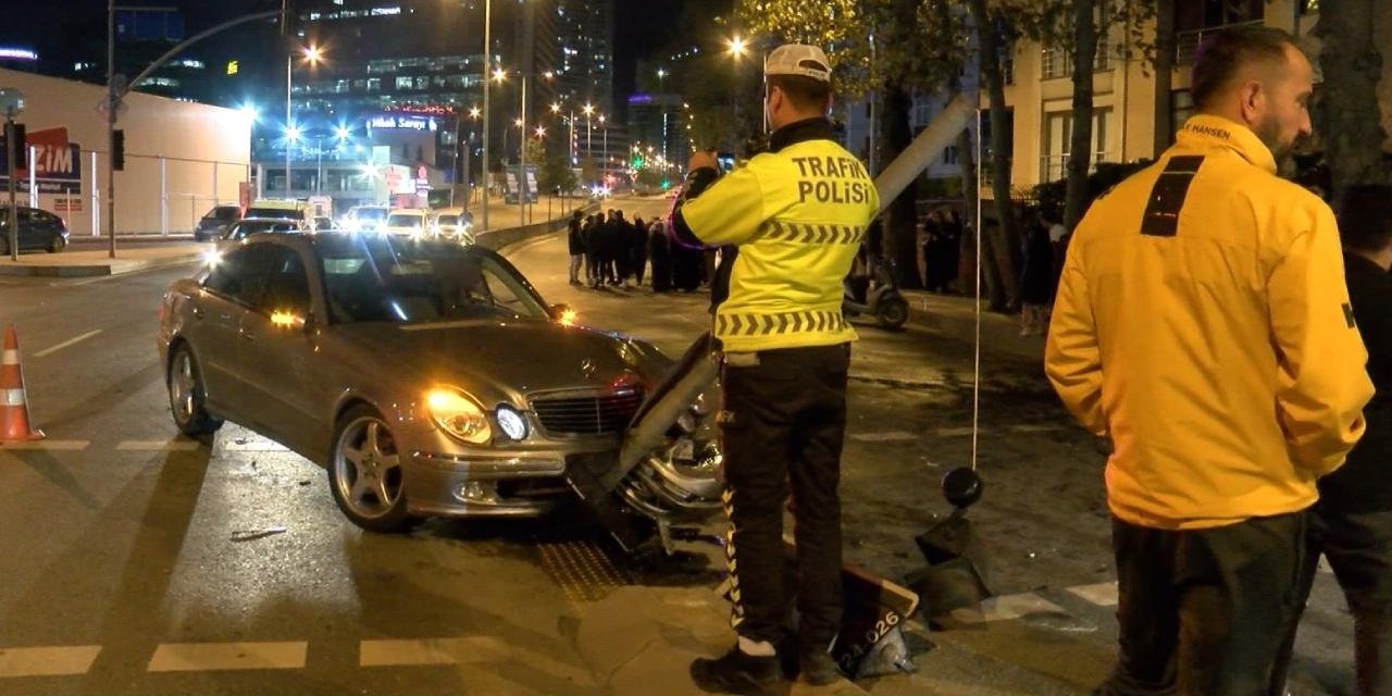 Kazaya müdahale eden polise çarpan araç kaçtı