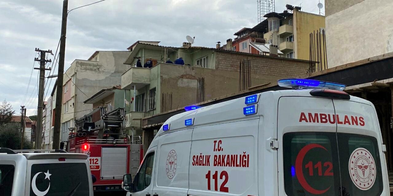 Haber alınamıyordu, elleri arkadan bağlı tavana asılı cesedi bulundu