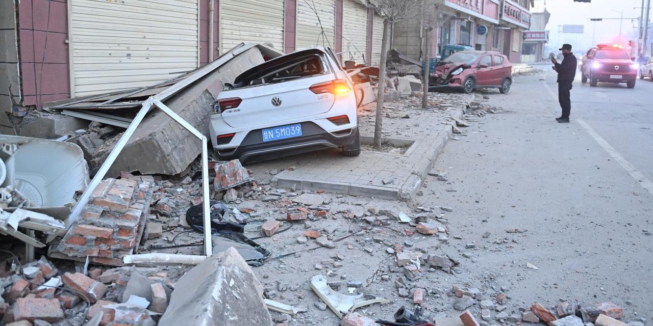 Çin'deki 6,2'lik depremde can kaybı 127 oldu