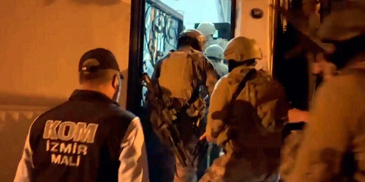 İzmir'de FETÖ'nün 'gaybubet evleri'ne operasyon