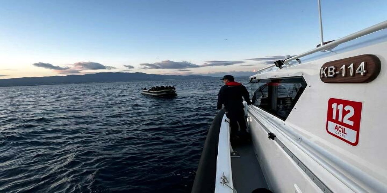 Yunanistan'ın geri ittiği 42 kaçak göçmen kurtarıldı