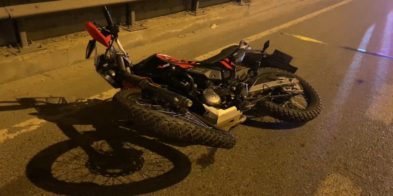 Ticari araca çarpan motosikletin sürücüsü hayatını kaybetti