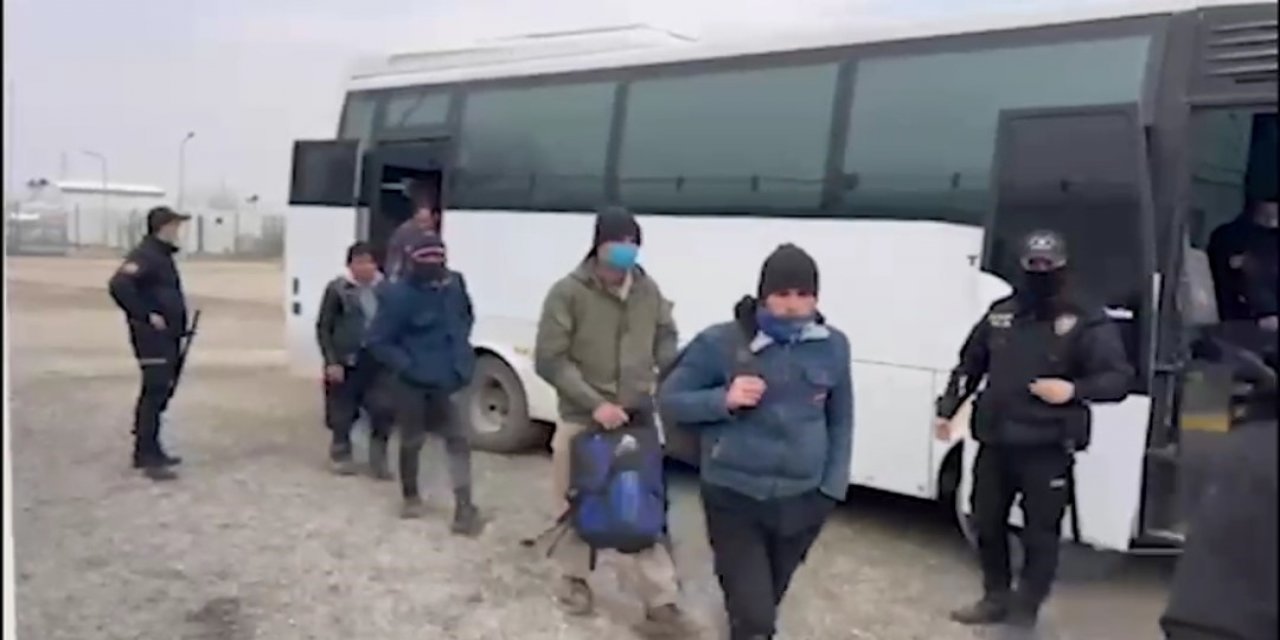 Iğdır’da 24 düzensiz göçmen yakalandı, 2 zanlı tutuklandı