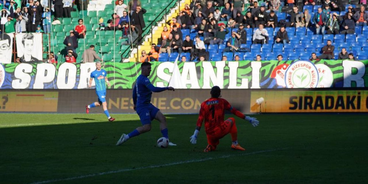 Çaykur Rizespor evinde Hatayspor'u iki golle geçti