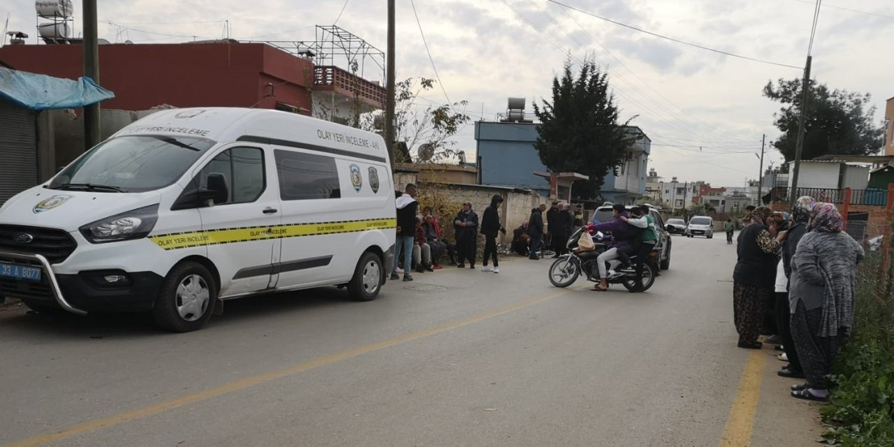 Hamile karısını satırla öldürdü, torununu alıp kaçtı