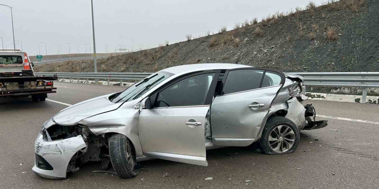 Konya’da otomobil bariyerlere çarptı! Sürücü ağır yaralandı