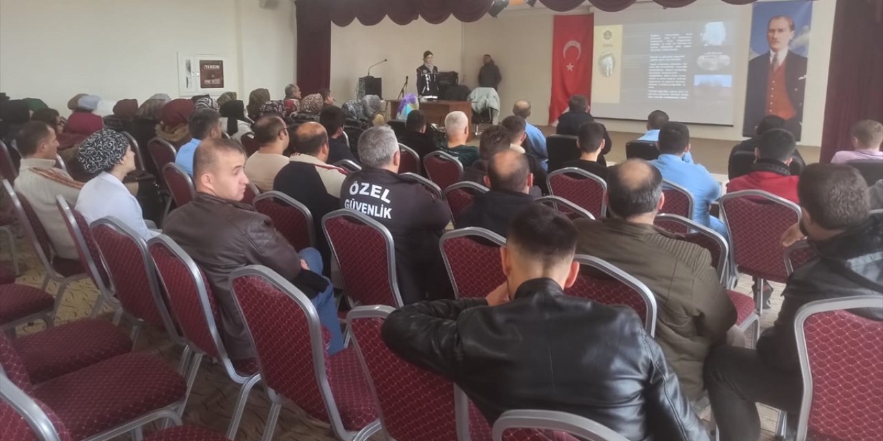 Konya Beyşehir'de yurt görevlilerine eğitim
