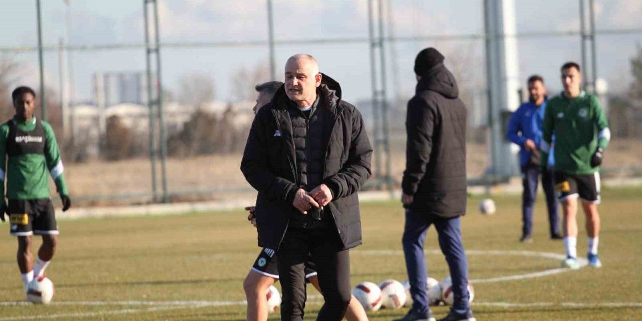Konyaspor'da Omerovic'in teknik ekibi tanıtıldı