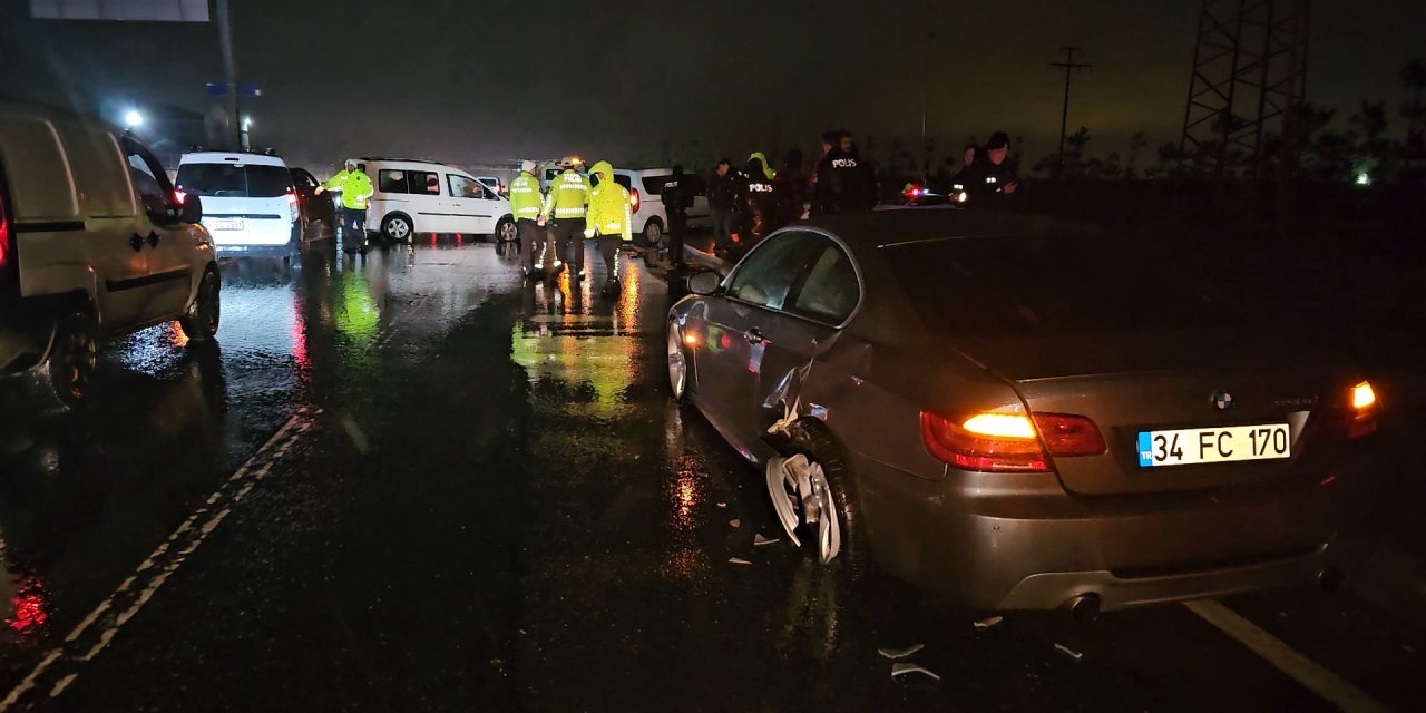 Zincirleme kazada 1'i ağır 3 kişi yaralandı