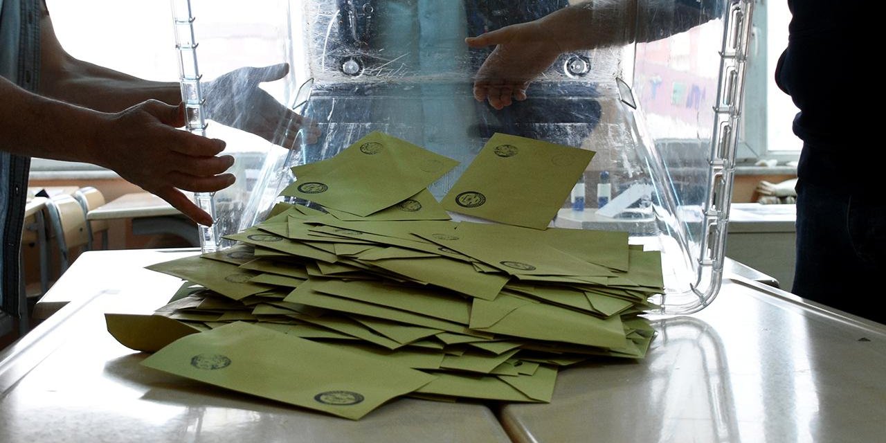 AK Parti'de seçim hazırlıkları hızlandı: Sandık görevlilerinin 10 Şubat'ta başlanacak