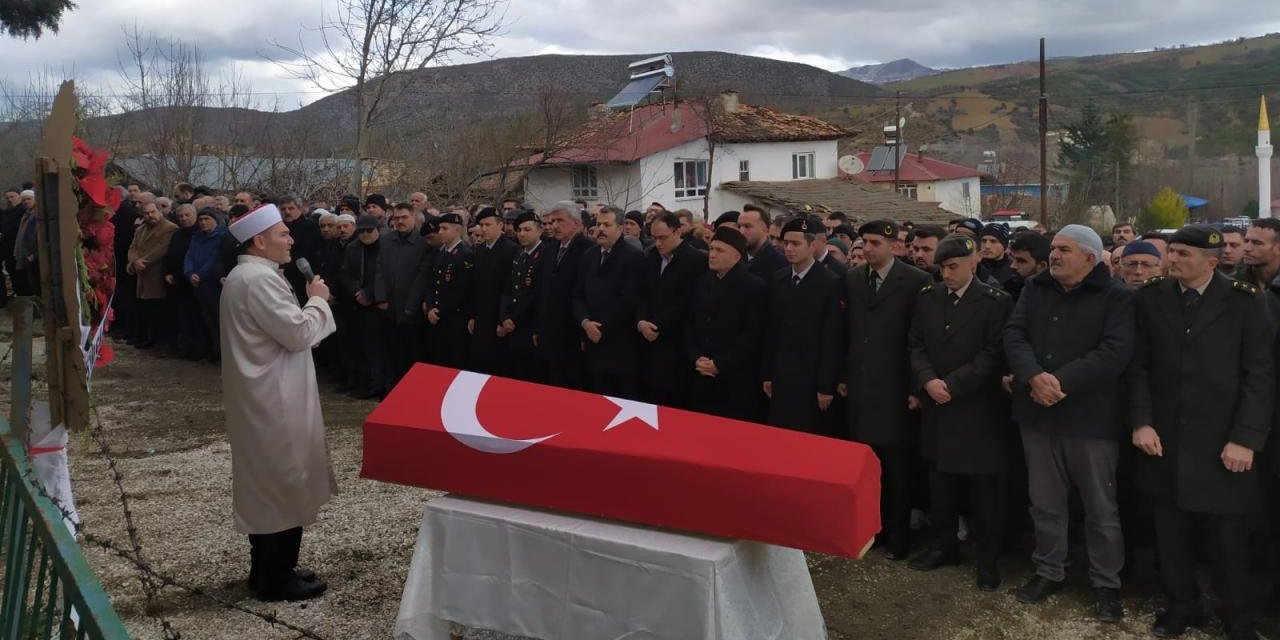 Kalp krizi sonucu hayatını kaybeden uzman çavuş Samsun'da toprağa verildi