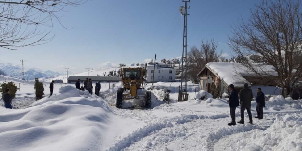 Bingöl’de 274 köy yolu açıldı, 9’unda çalışmalar sürüyor