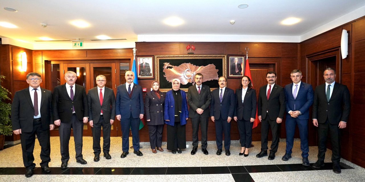 Bakan Tekin, Türkiye'nin Azerbaycan Büyükelçisi Bağcı ile görüştü
