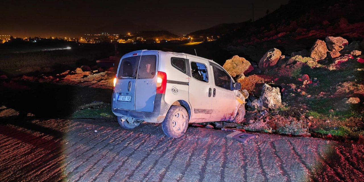 Gaziantep’te hafif ticari araç devrildi: 5 yaralı