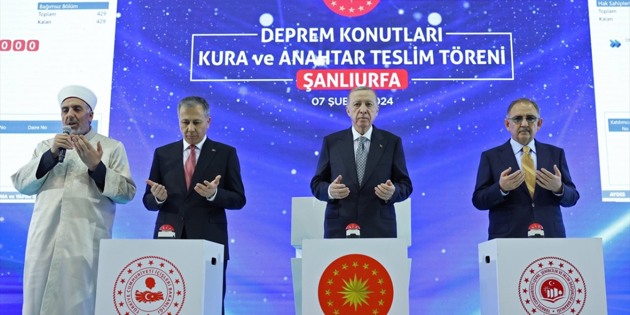 Erdoğan: Depremzedelerimiz için koşturacağız