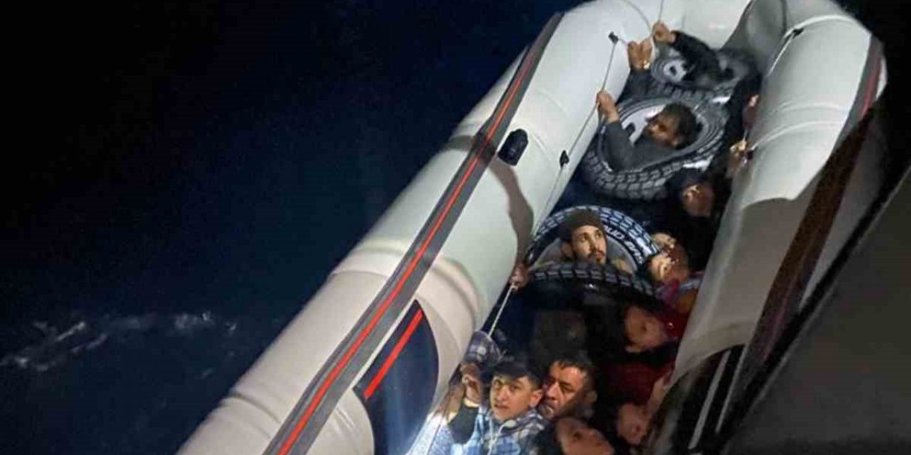 Batmakta olan düzensiz göçmenler kurtarıldı