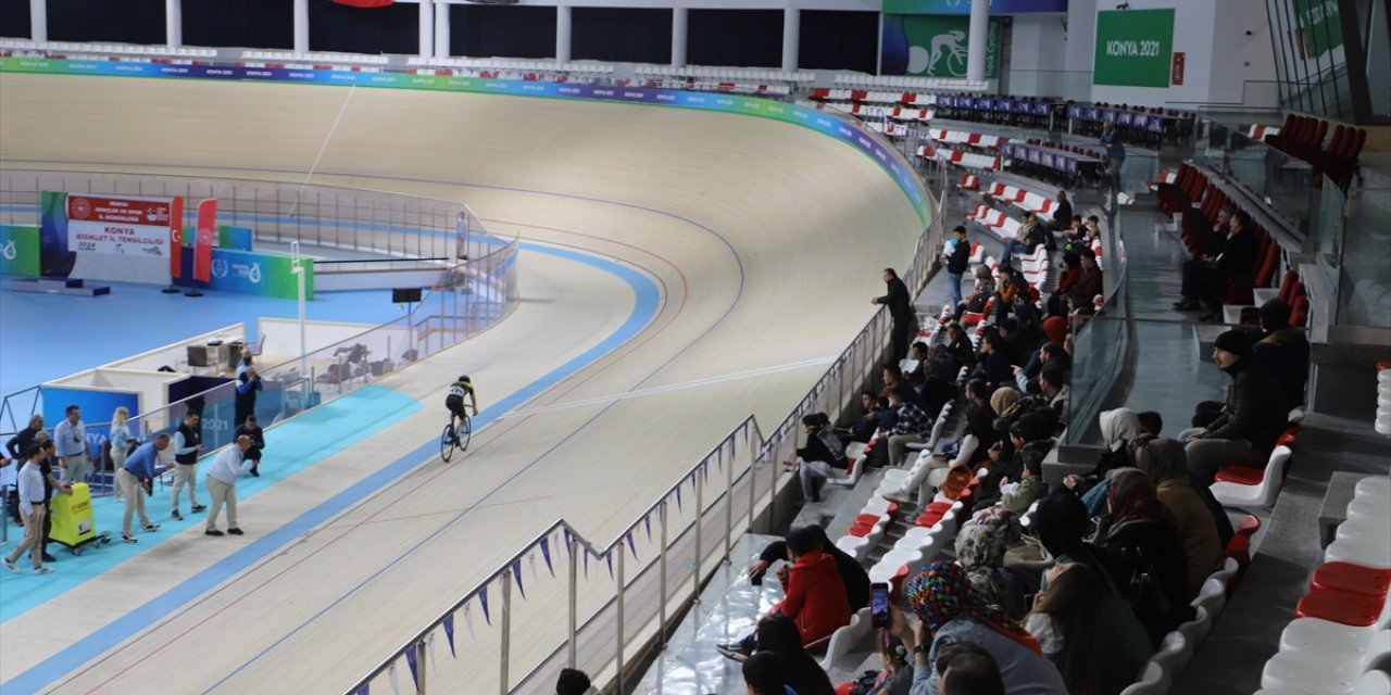Konya Olimpik Veledromu'nda Puanlı 1. Etap Pist Yarışları düzenlendi