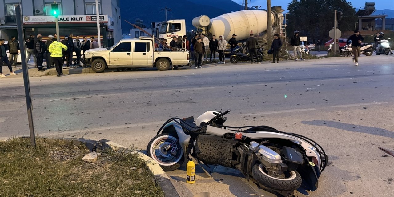 Muğla'da kamyonetle çarpışan motosikletin sürücüsü öldü