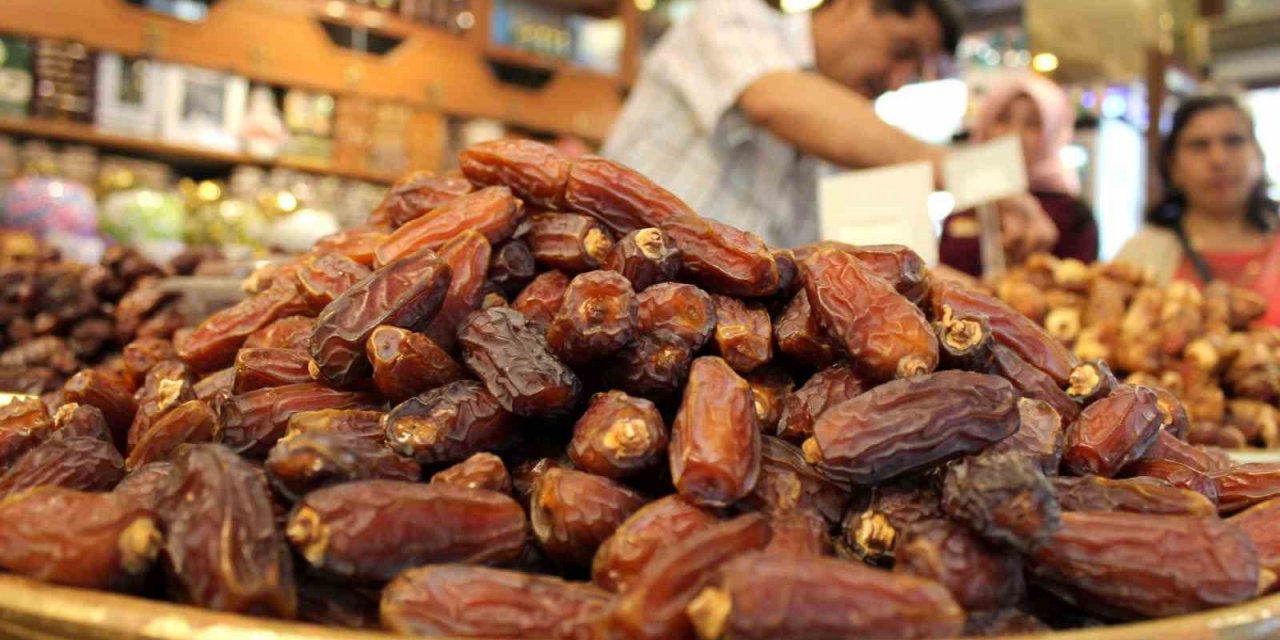 Ramazan ayının vazgeçilmezi hurma ve fiyatı