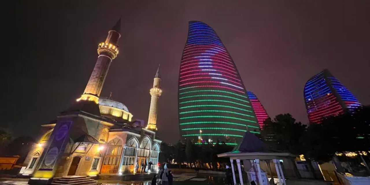 Azerbaycan’da ilk teravih namazı kılındı