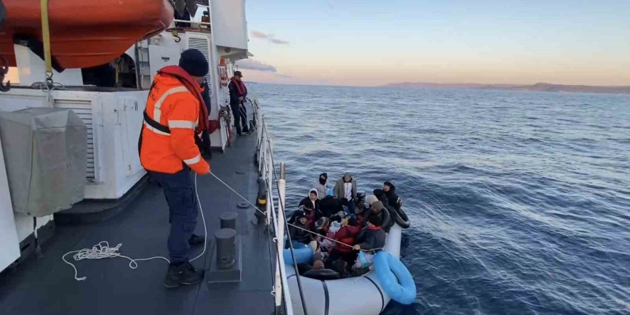 Ayvacık açıklarında 30’u çocuk 79 kaçak göçmen yakalandı