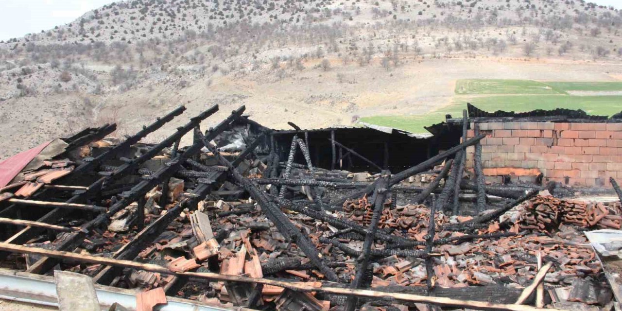 Karaman’da yangın! Zehirlenerek hayatını kaybetti