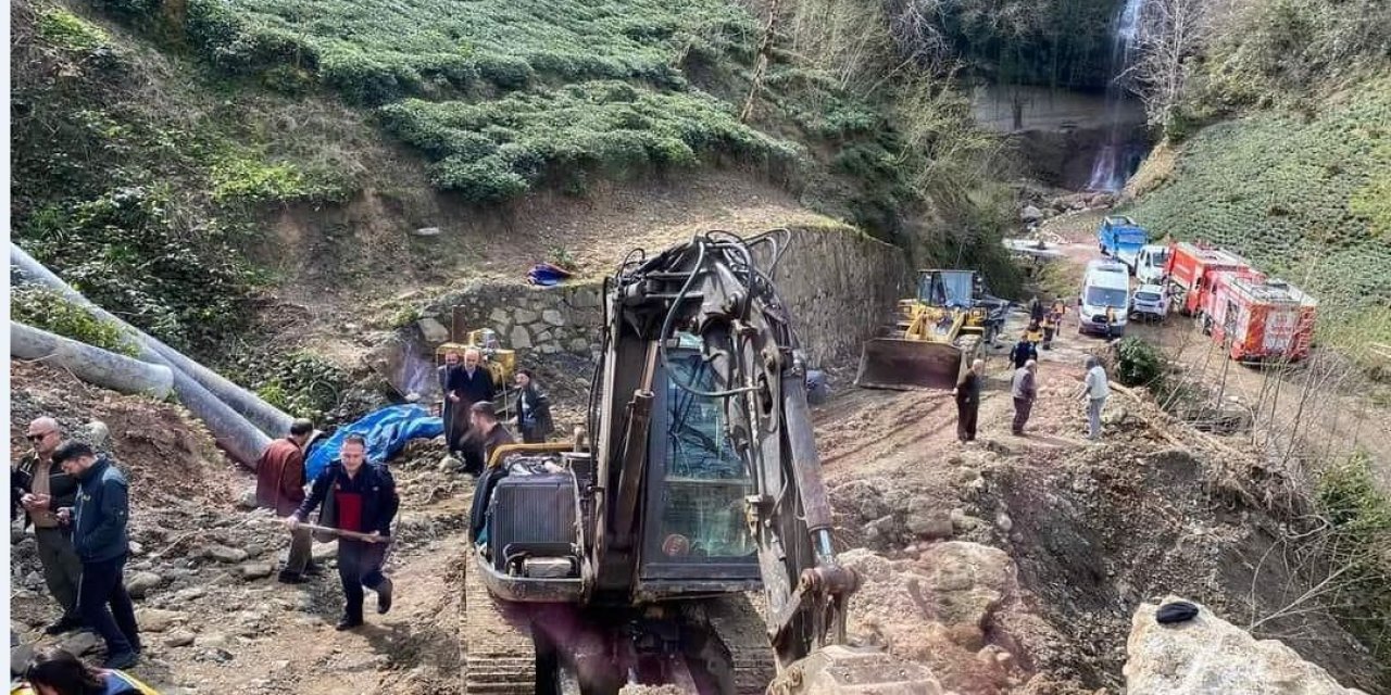 Trabzon'da içme suyu isale hattı çalışmasında göçük; 3 işçi öldü