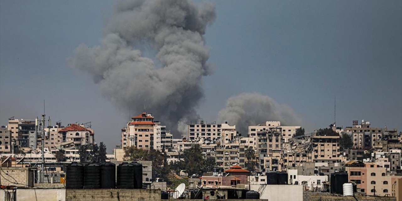 İsrail'in son 24 saatte Gazze Şeridi'ne düzenlediği saldırılarda 62 Filistinli hayatını kaybetti